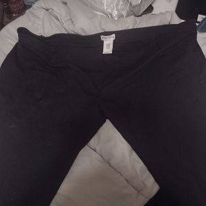 4xl (size26) Black jeggings by Ava and Viv